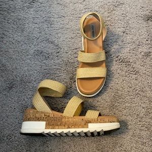 Steve Madden platform sandal